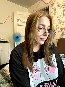 CameronDivinee – webcam model profile photo Image 4