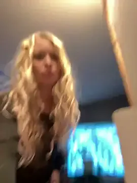 sherylov – webcam model profile photo Image 6