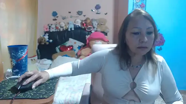 LiaRussel – webcam model profile photo Image 14