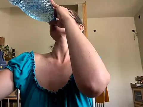 Milky_hairy_mommy Image 4