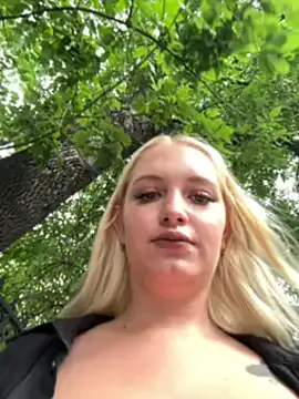 Luxymin34 – webcam model profile photo Image 8