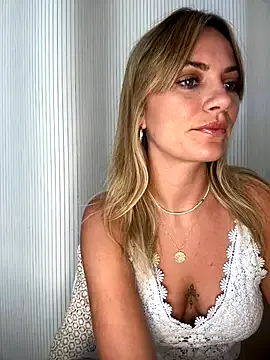 LaurenStar25 – webcam model profile photo Image 3