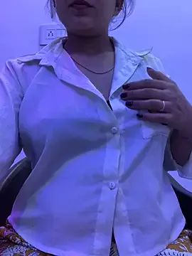 DirtyBoy33 – webcam model profile photo Image 12