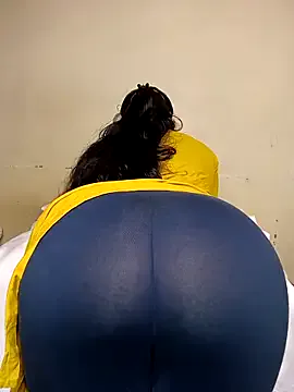 VampZenyata – webcam model profile photo Image 3