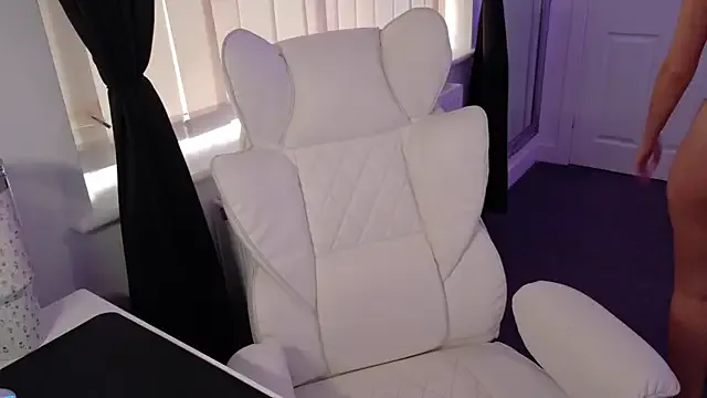 MOCHAMINXX – webcam model profile photo Image 11