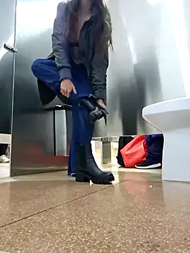 Milley_ggh – webcam model profile photo Image 6