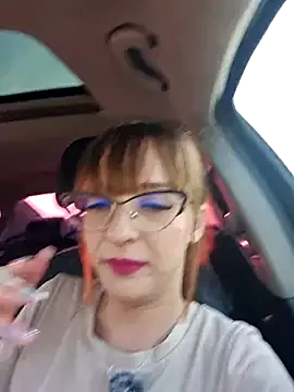 RedQQueen – webcam model profile photo Image 18