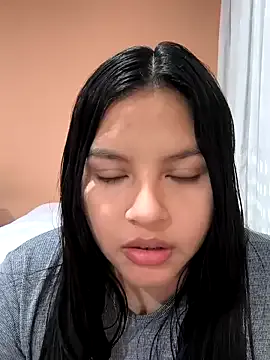 ItsVi – webcam model profile photo Image 12