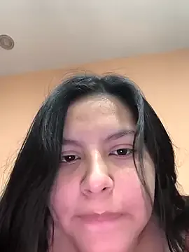 ItsVi – webcam model profile photo Image 2