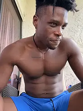 MiaPariss – webcam model profile photo Image 2