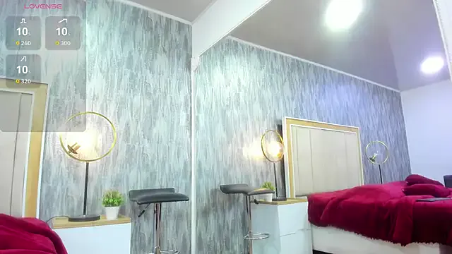 pettiteNAIOMIxxx – webcam model profile photo Image 7