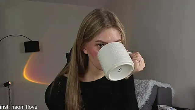 LiaRussel – webcam model profile photo Image 15