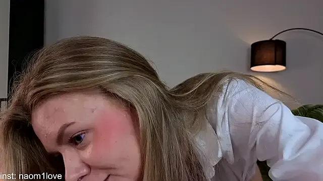 LiaRussel – webcam model profile photo Image 6