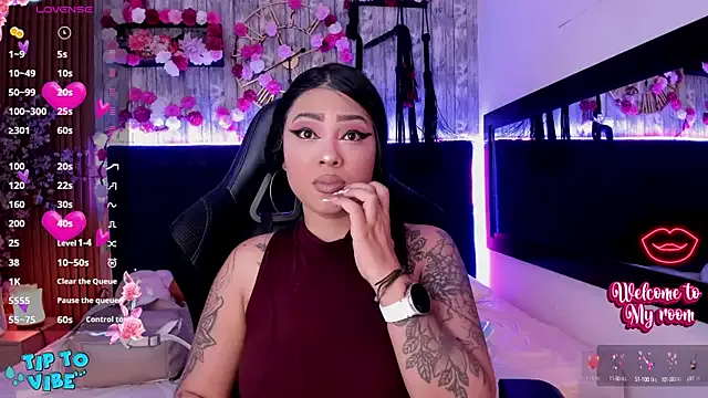 KimKelly13 – webcam model profile photo Image 11