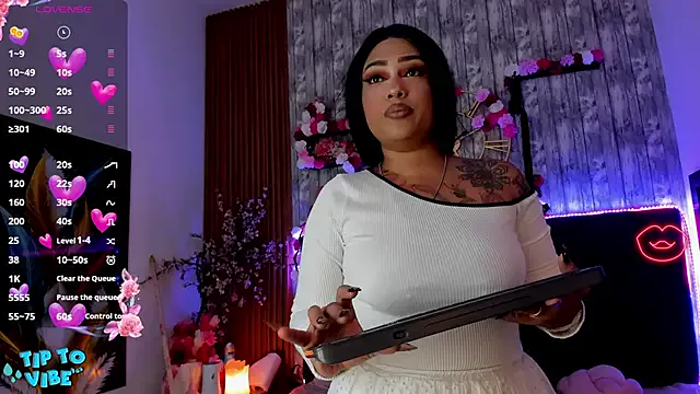 KimKelly13 – webcam model profile photo Image 15