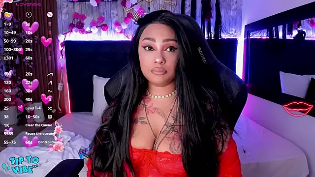 KimKelly13 – webcam model profile photo Image 3