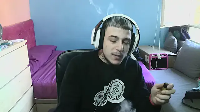 LiaRussel – webcam model profile photo Image 5