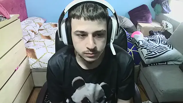 LiaRussel – webcam model profile photo Image 7