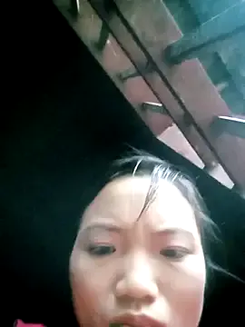 CreamyyLipss69 – webcam model profile photo Image 3