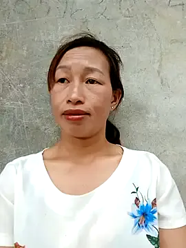 DeliaMarlow – webcam model profile photo Image 3