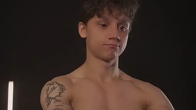 ohhwowdick – webcam model profile photo Image 7