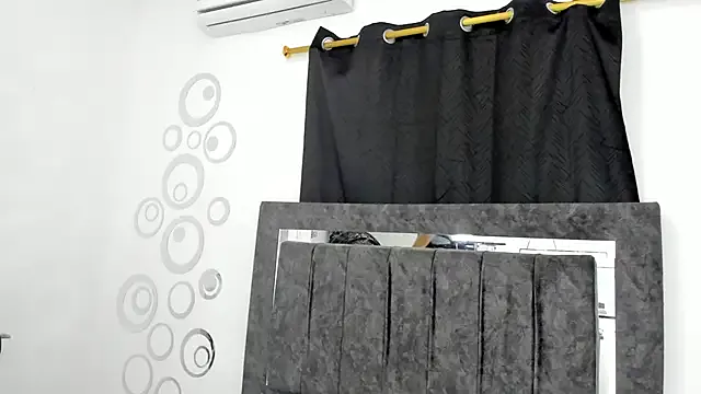 Layla_ly – webcam model profile photo Image 9