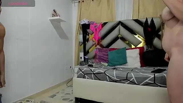 MeganMagnus – webcam model profile photo Image 2