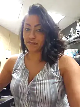 LisaPearly – webcam model profile photo Image 9