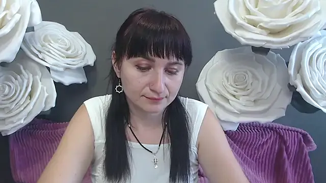 InesFeliz – webcam model profile photo Image 10