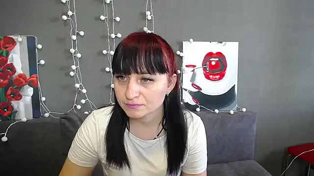 InesFeliz – webcam model profile photo Image 2