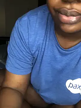 CHRISTYNNx – webcam model profile photo Image 4