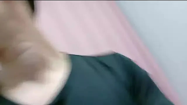 ItsVi – webcam model profile photo Image 3