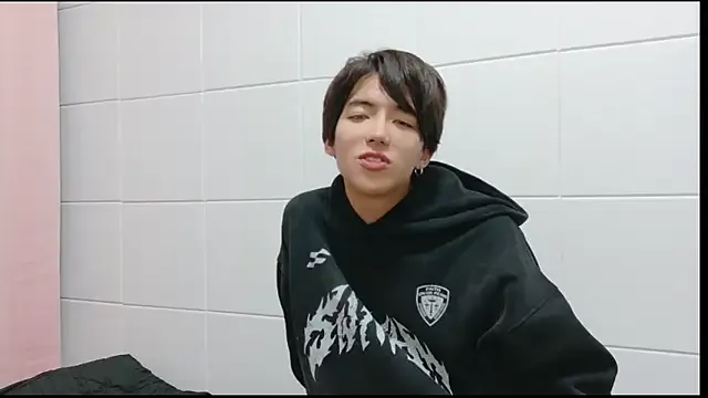 ItsVi – webcam model profile photo Image 5