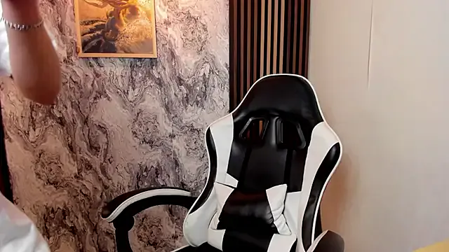 Lililth_Capri77 – webcam model profile photo Image 16