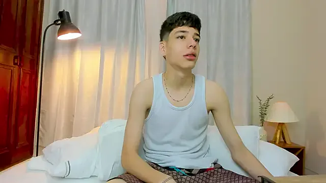 Lililth_Capri77 – webcam model profile photo Image 2