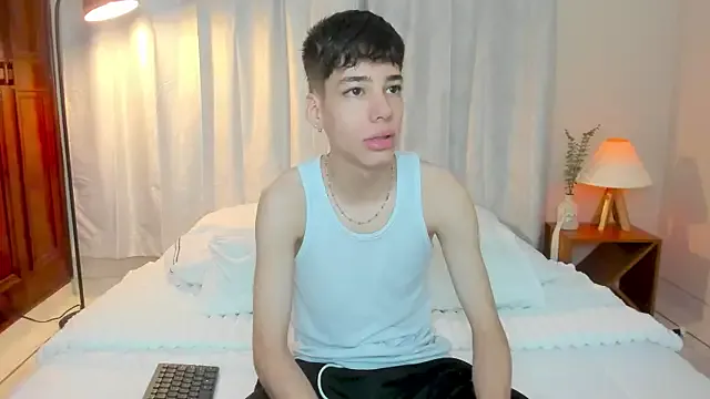 Lililth_Capri77 – webcam model profile photo Image 3