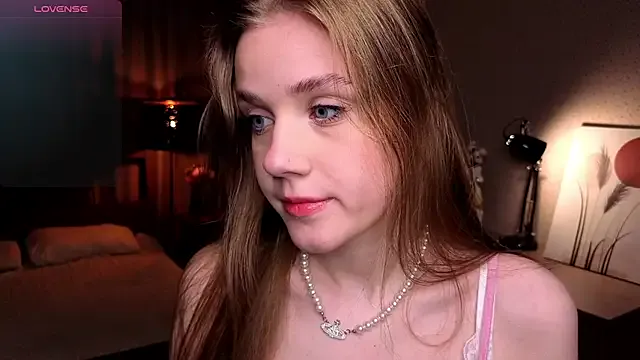 BrandiFire – webcam model profile photo Image 14