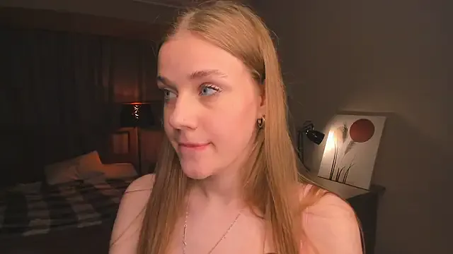 BrandiFire – webcam model profile photo Image 19