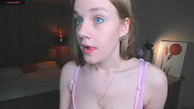 BrandiFire – webcam model profile photo Image 7