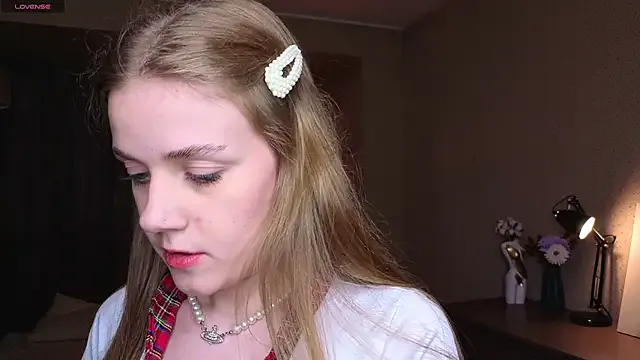 BrandiFire – webcam model profile photo Image 8