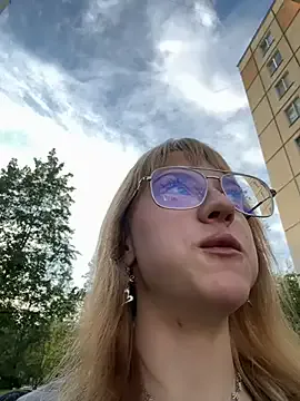 Only_April webcam show