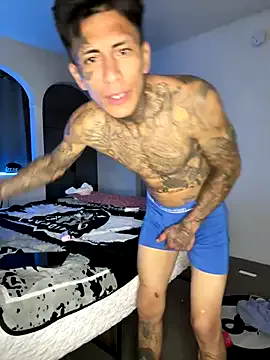 EmilyJune – webcam model profile photo Image 4