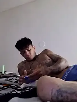 EmilyJune – webcam model profile photo Image 8