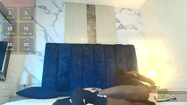 Selenafox_77 – webcam model profile photo Image 17