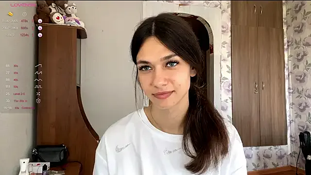 PlayfulShyEmma Image 6