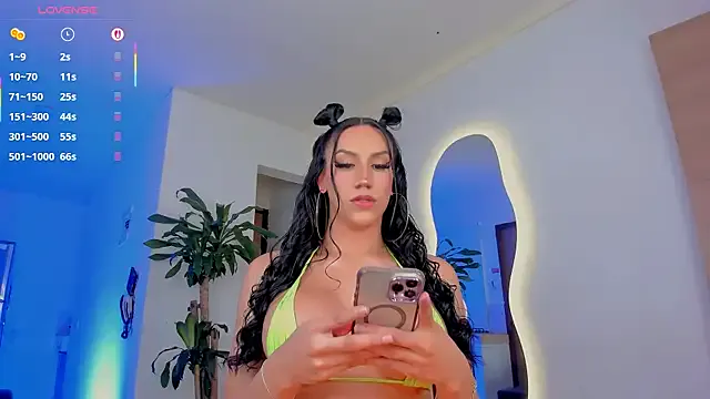 VaelaVixen – webcam model profile photo Image 10