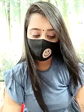 MystiMajesti – webcam model profile photo Image 14