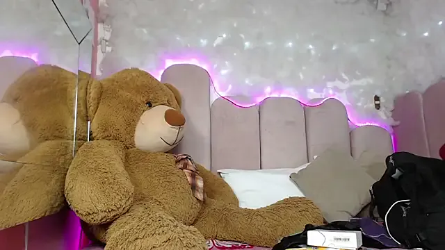 puca_ebony – webcam model profile photo