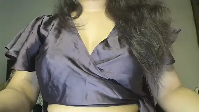 nerdynina – webcam model profile photo Image 12