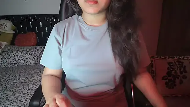 nerdynina – webcam model profile photo Image 13